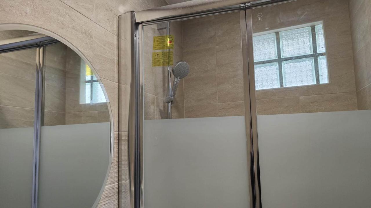 Chambre Pour 2 Personnes Avec Lit Separe Dans La Banlieue Parisienne Bondy Dış mekan fotoğraf